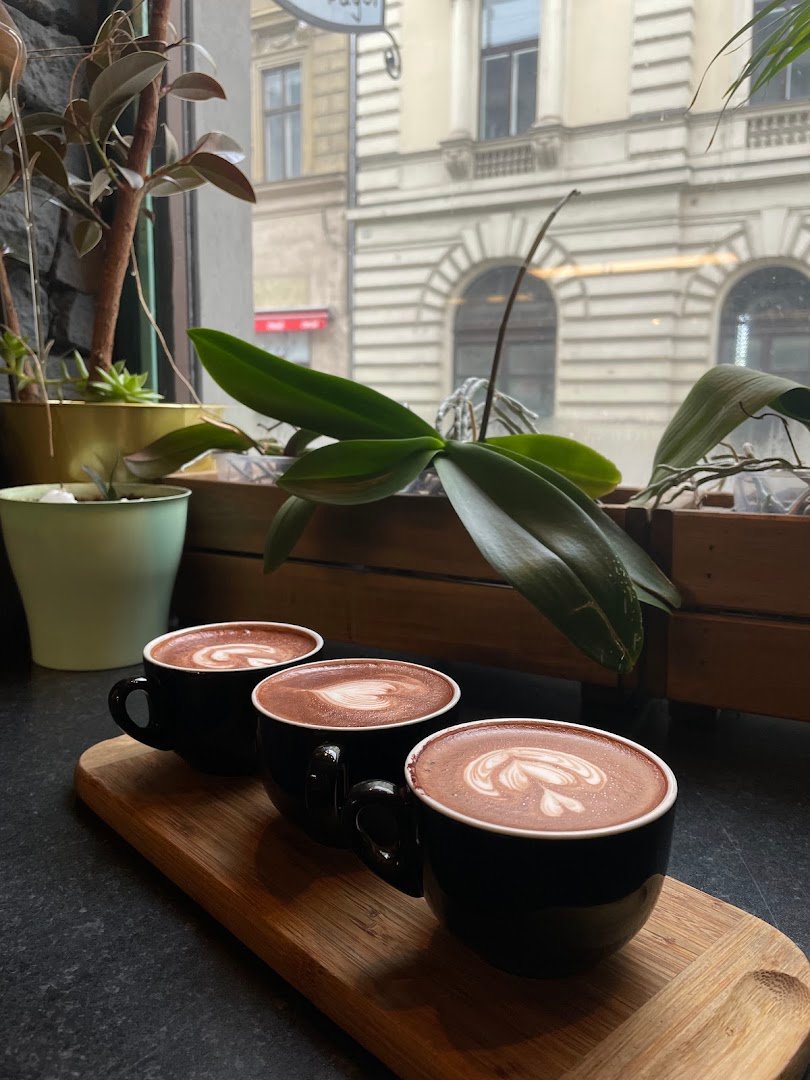 Zërgë Coffeeshop specialty coffee shop in Budapest - photo 2