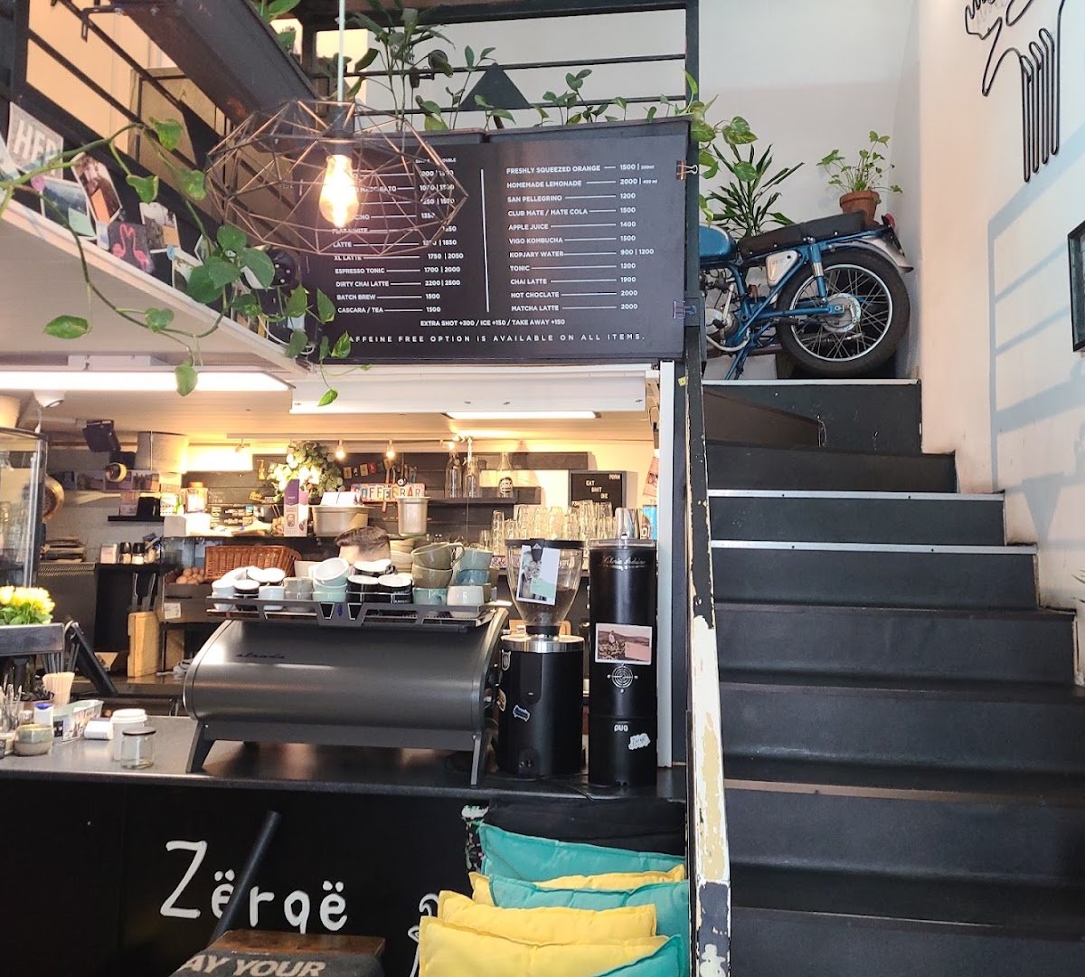 Zërgë Coffeeshop specialty coffee shop in Budapest - photo 9