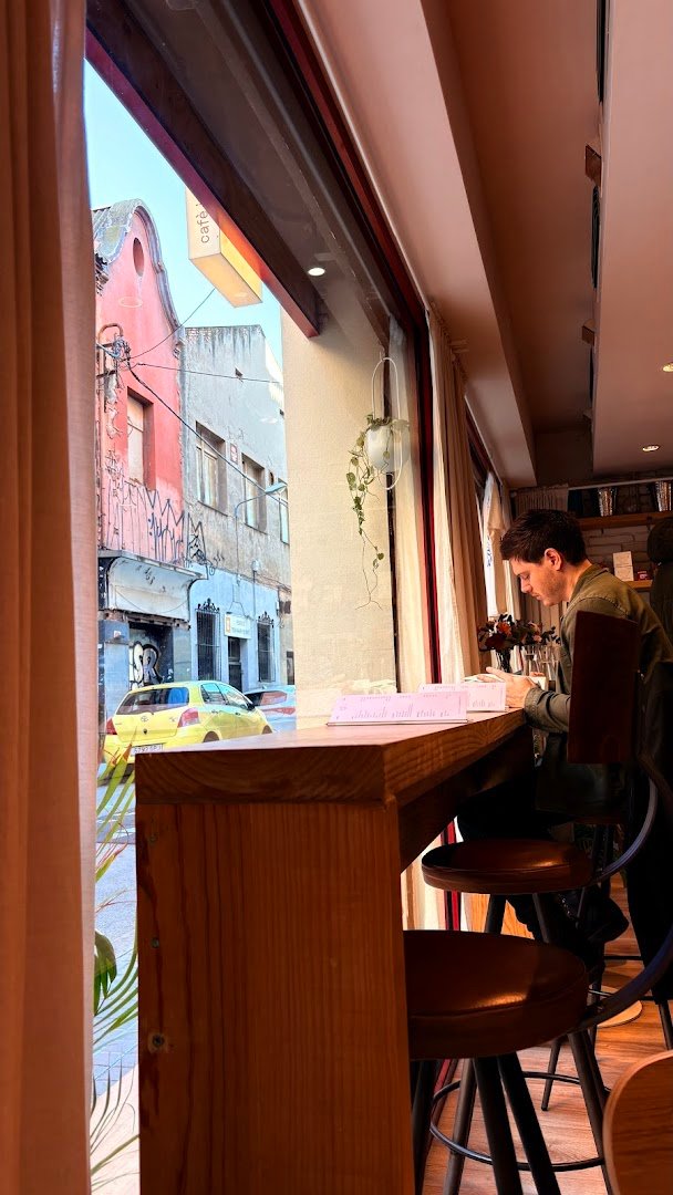 Sula Espai specialty coffee shop in Barcelona - photo 11