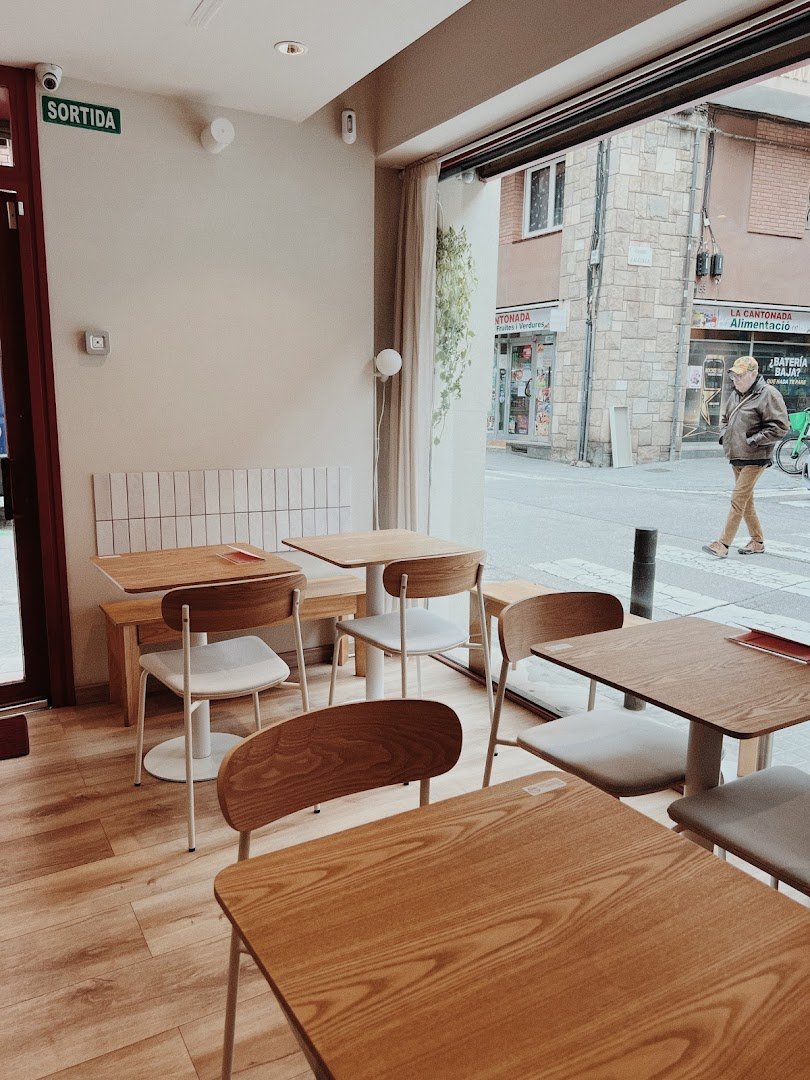 Sula Espai specialty coffee shop in Barcelona - photo 5