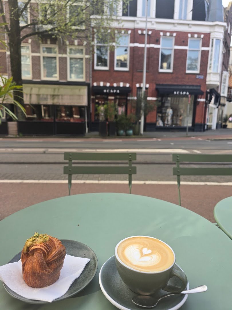 Clapham Specialty Coffee specialty coffee shop in Amsterdam - photo 5