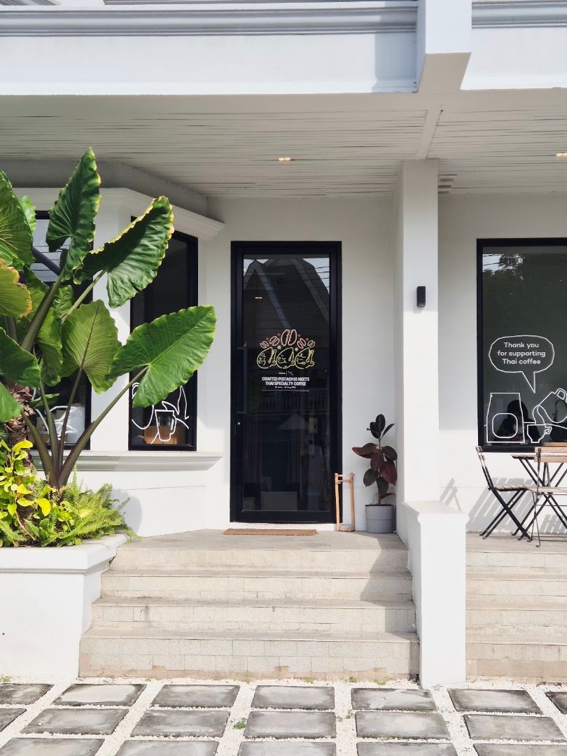 Roots at Ari specialty coffee shop in Bangkok - photo 4