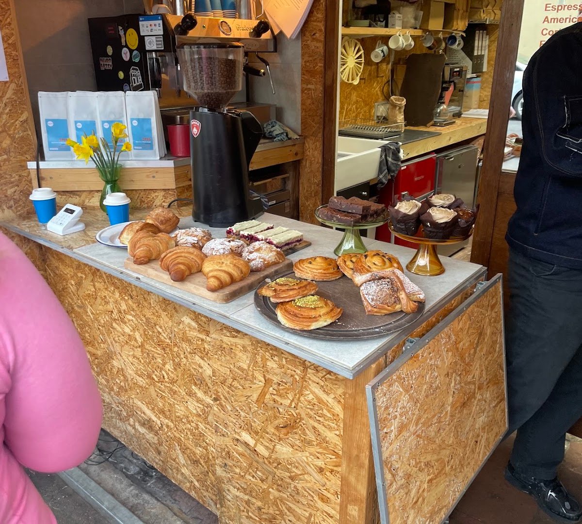 3ft 6 specialty coffee shop in Bristol - photo 6