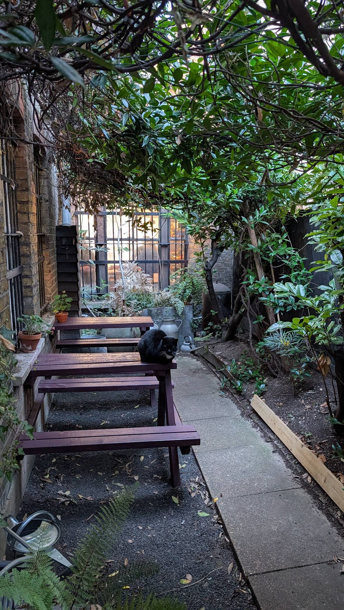 F. Mondays specialty coffee shop in London - photo 9