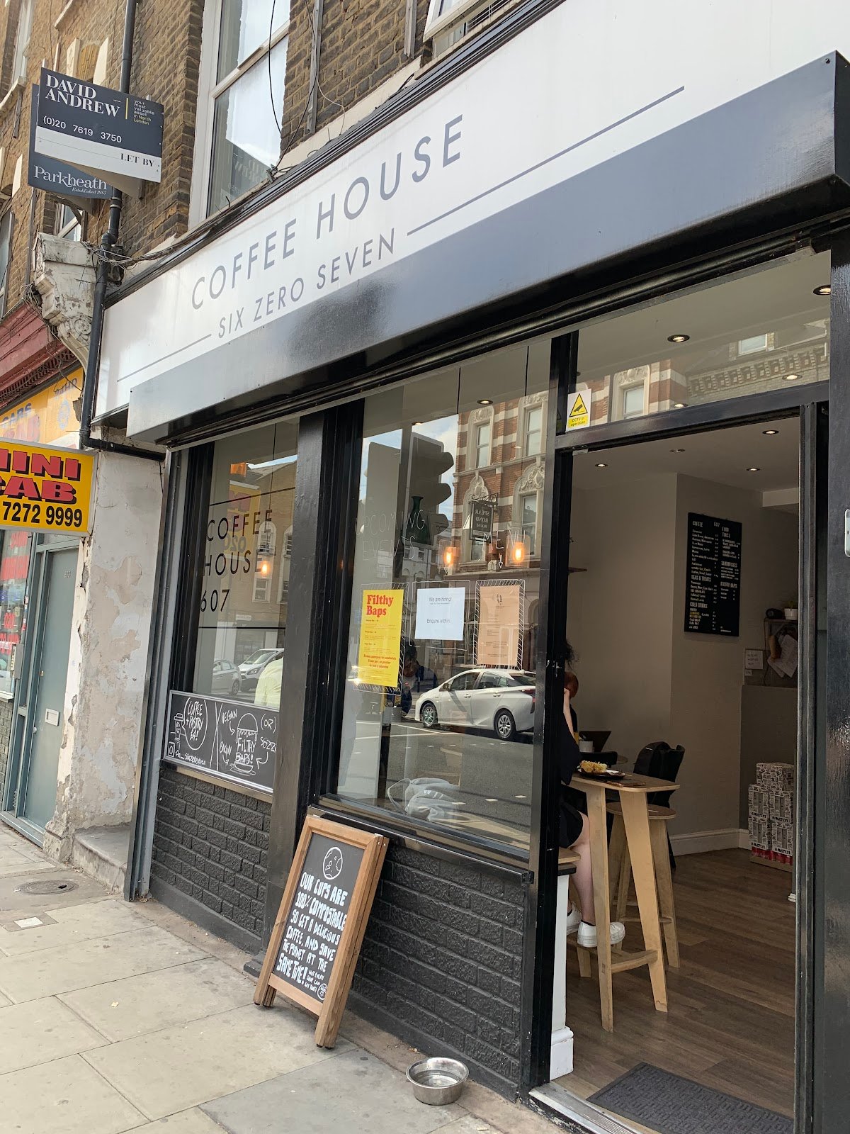 COFFEE HOUSE 607 specialty coffee shop in London - photo 3