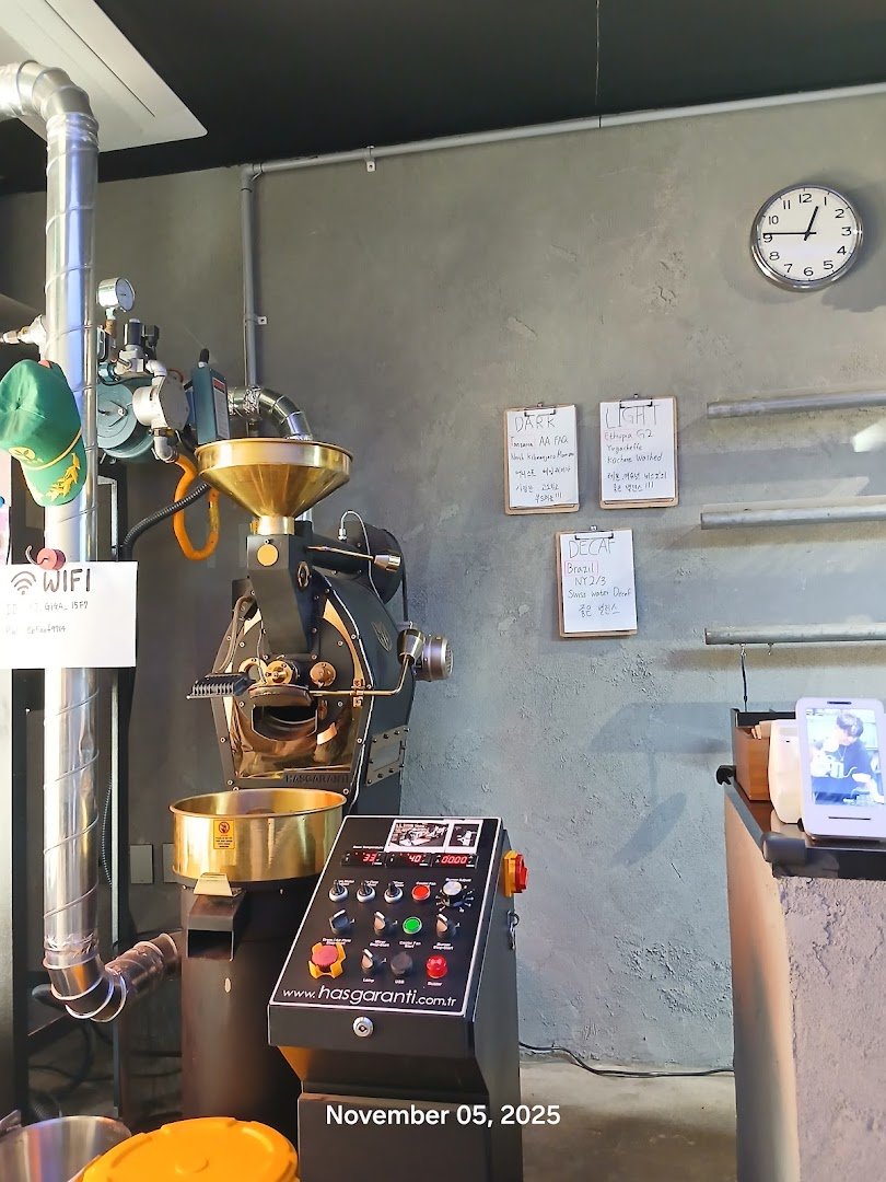 Interior of Coffee Roasters Bongneun Achim Co, specialty coffee shop in Seoul