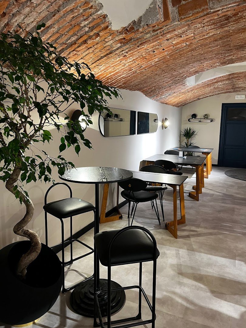 Interior of Cafezal Brunch & Specialty Coffee Hub, specialty coffee shop in Milan