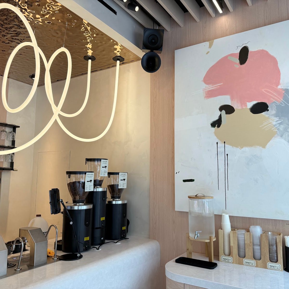 Interior of Monoblend Coffee, specialty coffee shop in New York