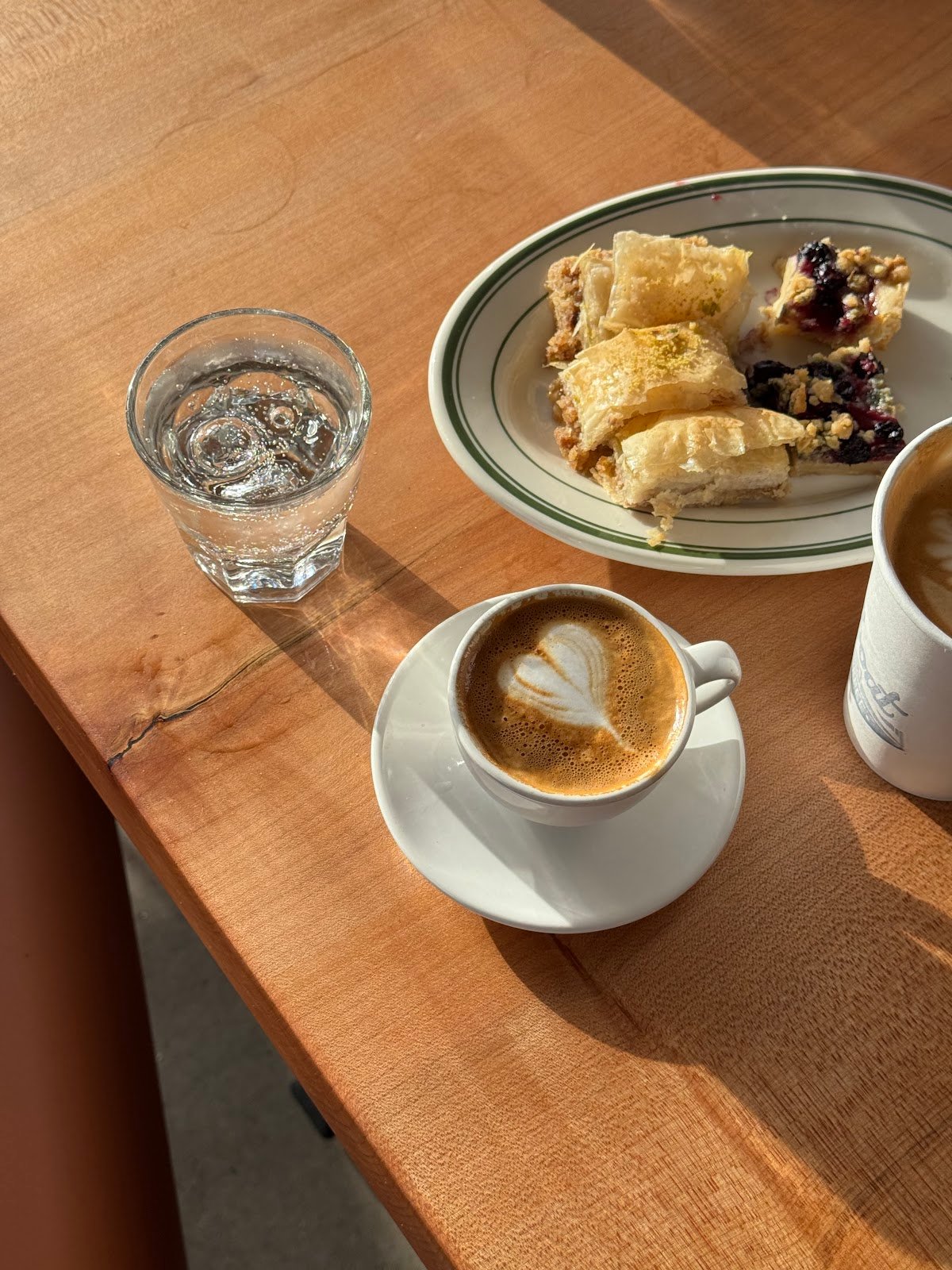 Speedboat Coffee specialty coffee shop in Portland - photo 3