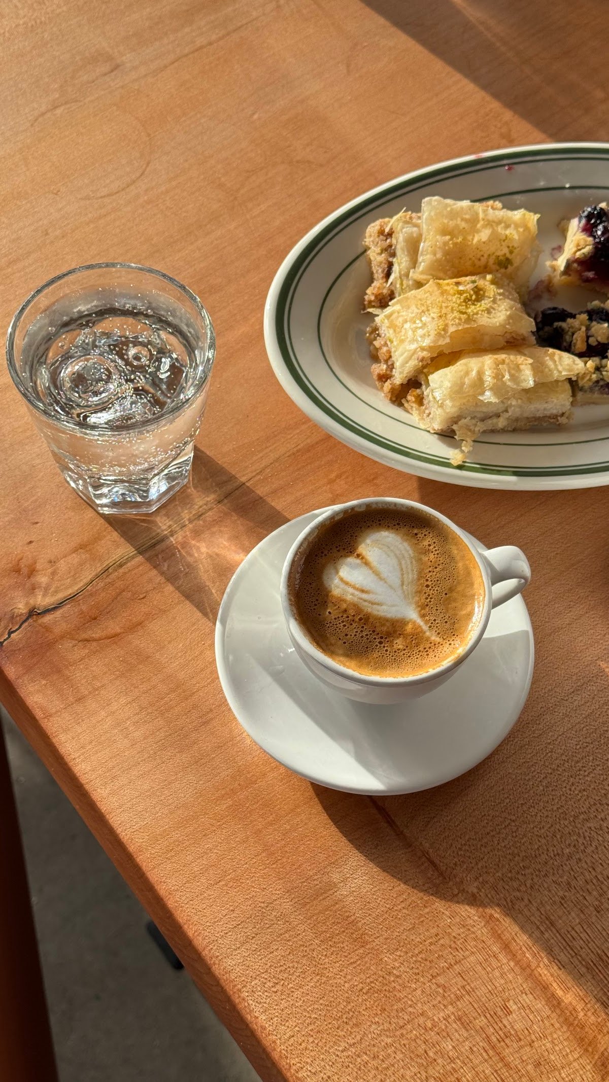 Speedboat Coffee specialty coffee shop in Portland - photo 7