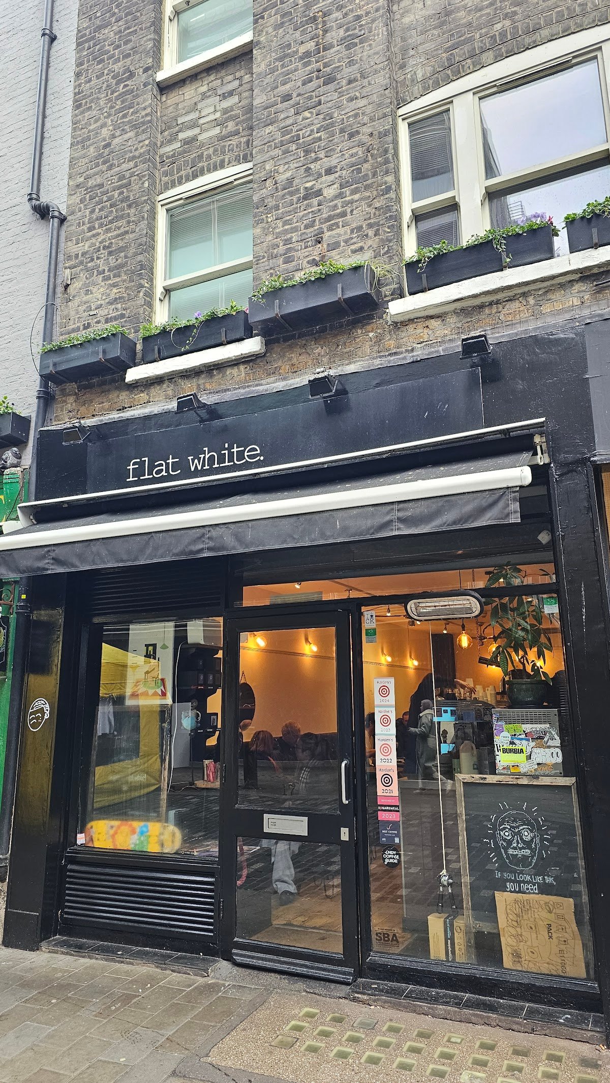 Flat White specialty coffee shop in London - photo 2