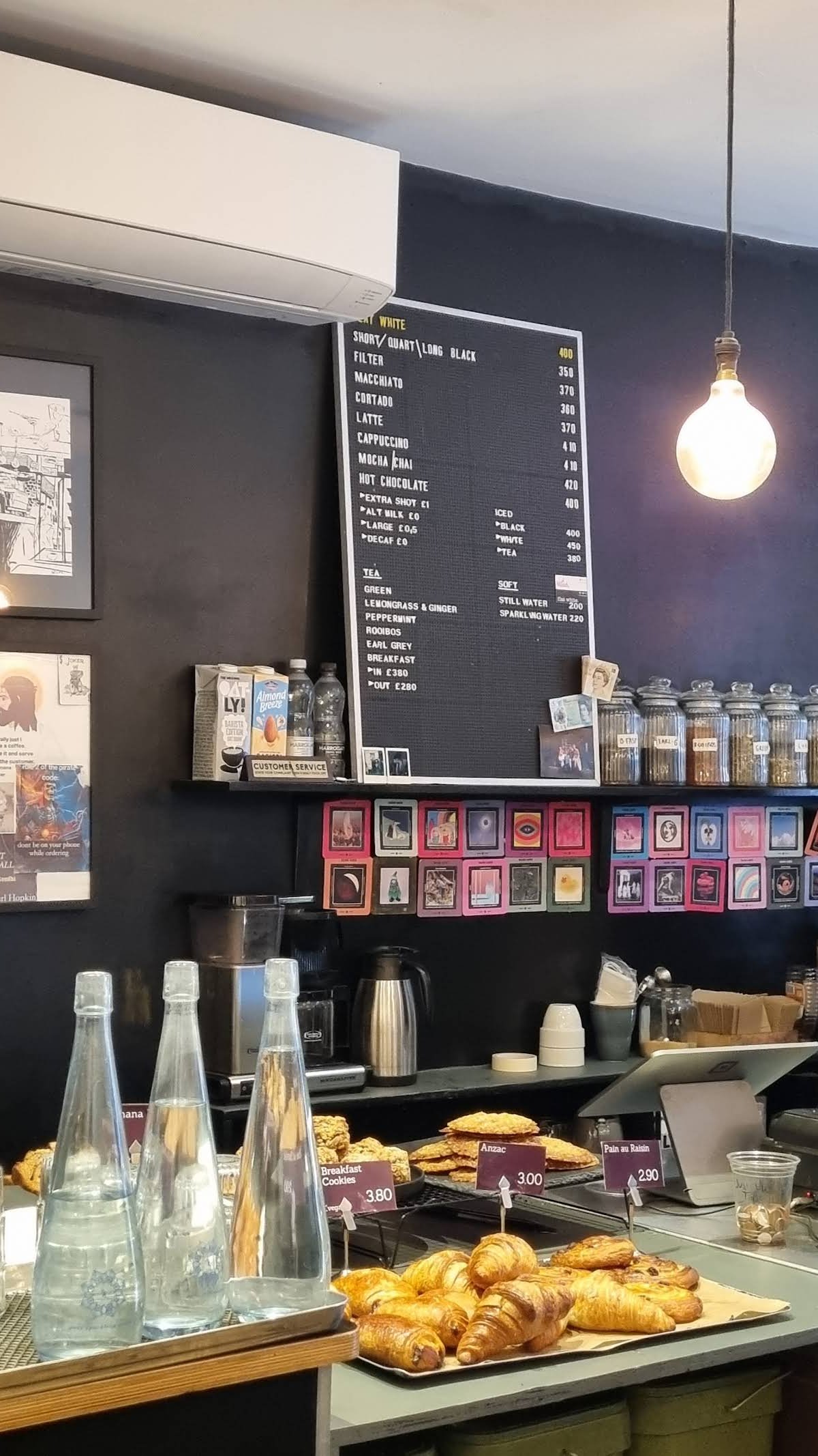 Flat White specialty coffee shop in London - photo 7