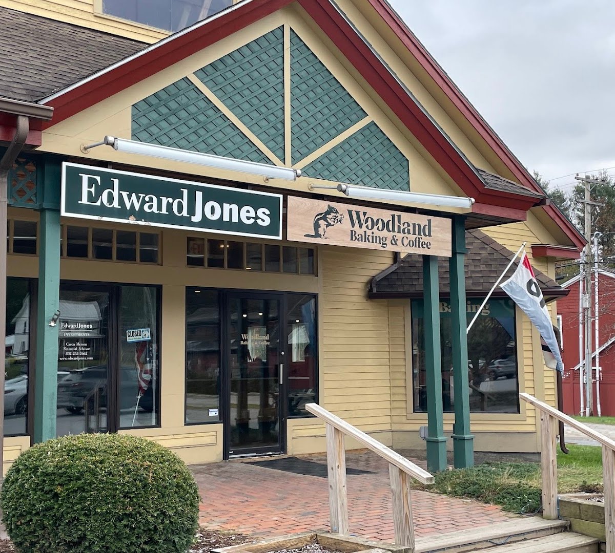 Storefront of Woodland Baking and Coffee, specialty coffee shop in Stowe