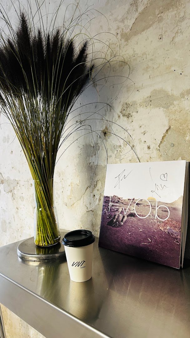 VNT coffee gallery & events space specialty coffee shop in Madrid - photo 4