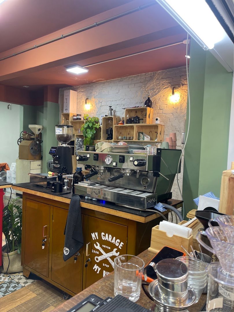 Interior of Garagem do Café, specialty coffee shop in São Paulo