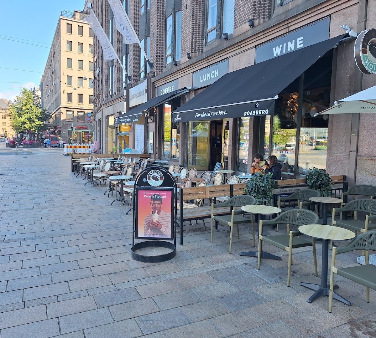 Storefront of Roasberg, specialty coffee shop in Helsinki