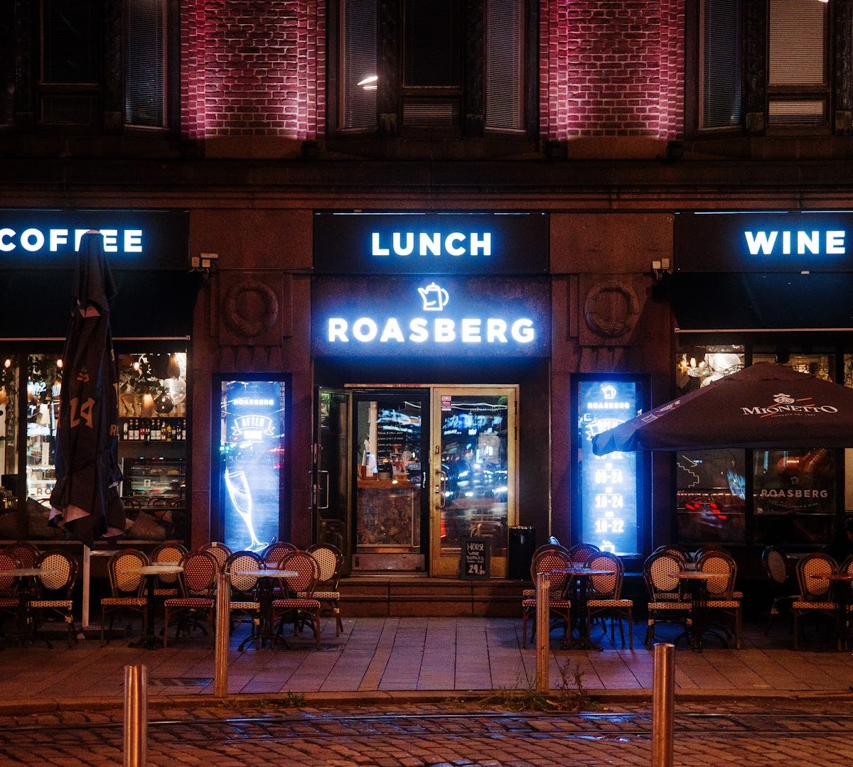 Storefront of Roasberg, specialty coffee shop in Helsinki