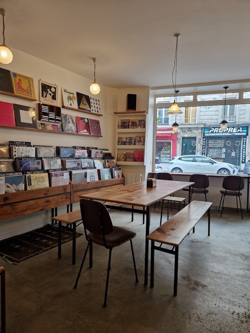 COMETS · Café & disques specialty coffee shop in Paris - photo 2