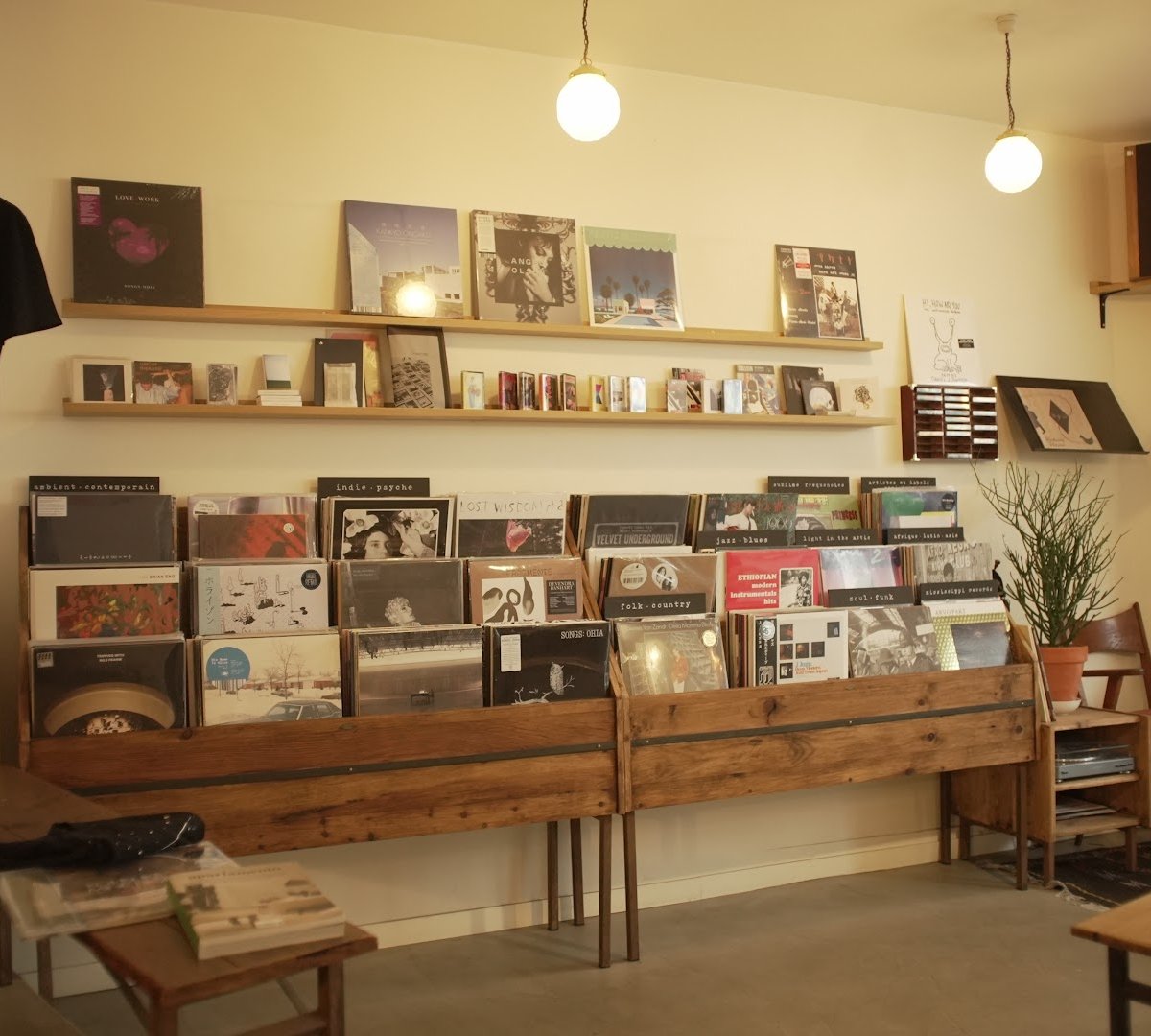COMETS · Café & disques specialty coffee shop in Paris - photo 5