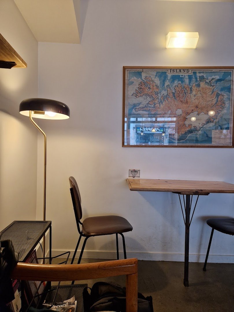 COMETS · Café & disques specialty coffee shop in Paris - photo 6