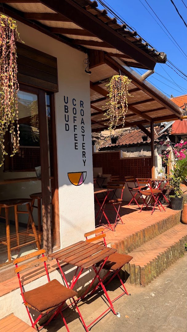 Ubud Coffee Roastery - Sayan specialty coffee shop in Bali - photo 5