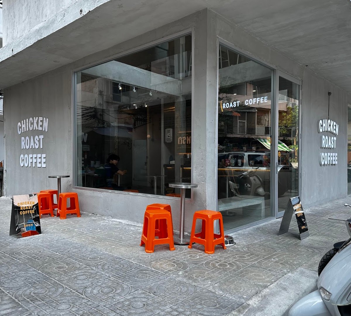 Chicken Roast Coffee - Flagship Store specialty coffee shop in Bangkok - photo 7