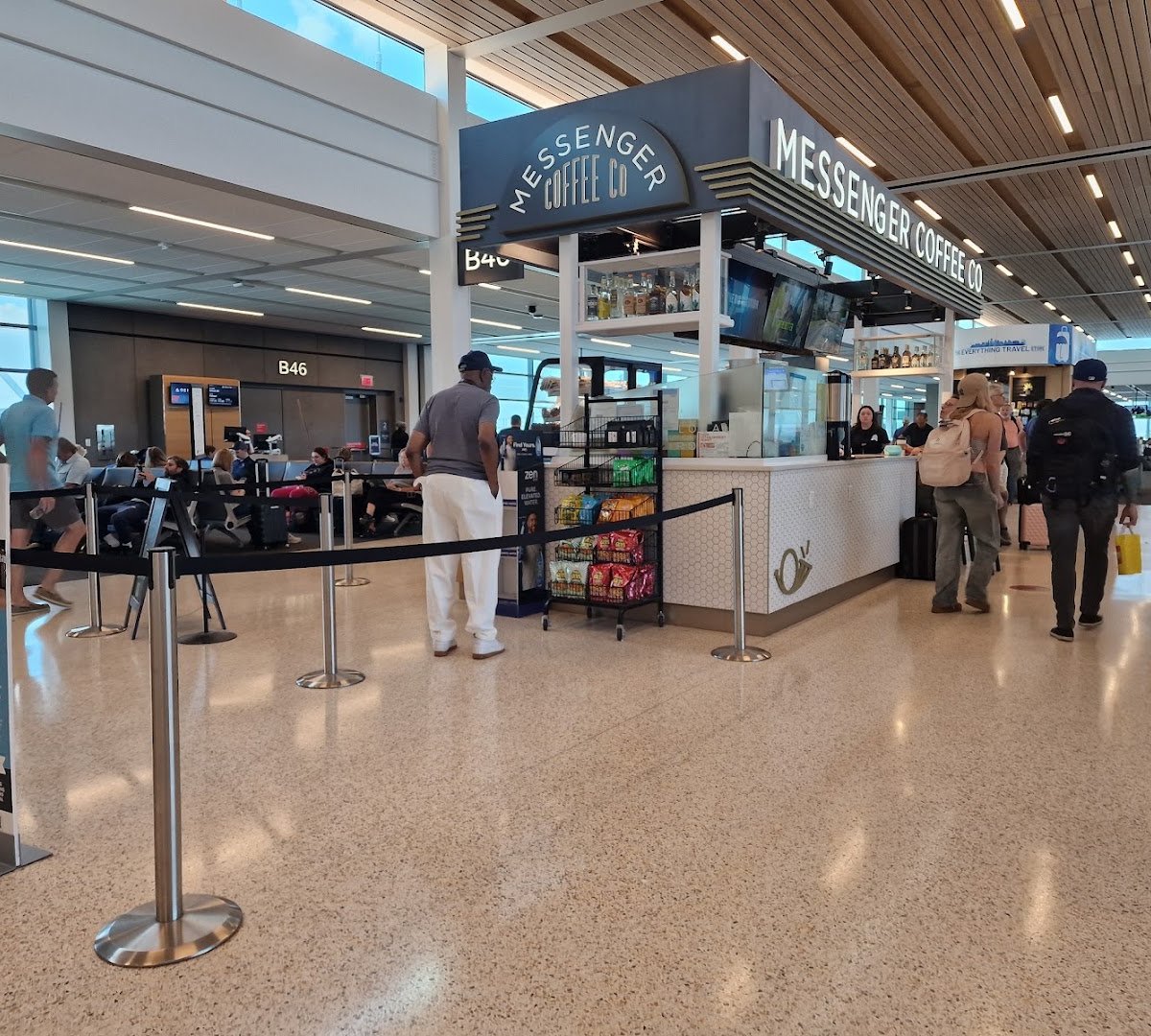 Messenger Coffee - KCI Airport specialty coffee shop in Kansas City - photo 3