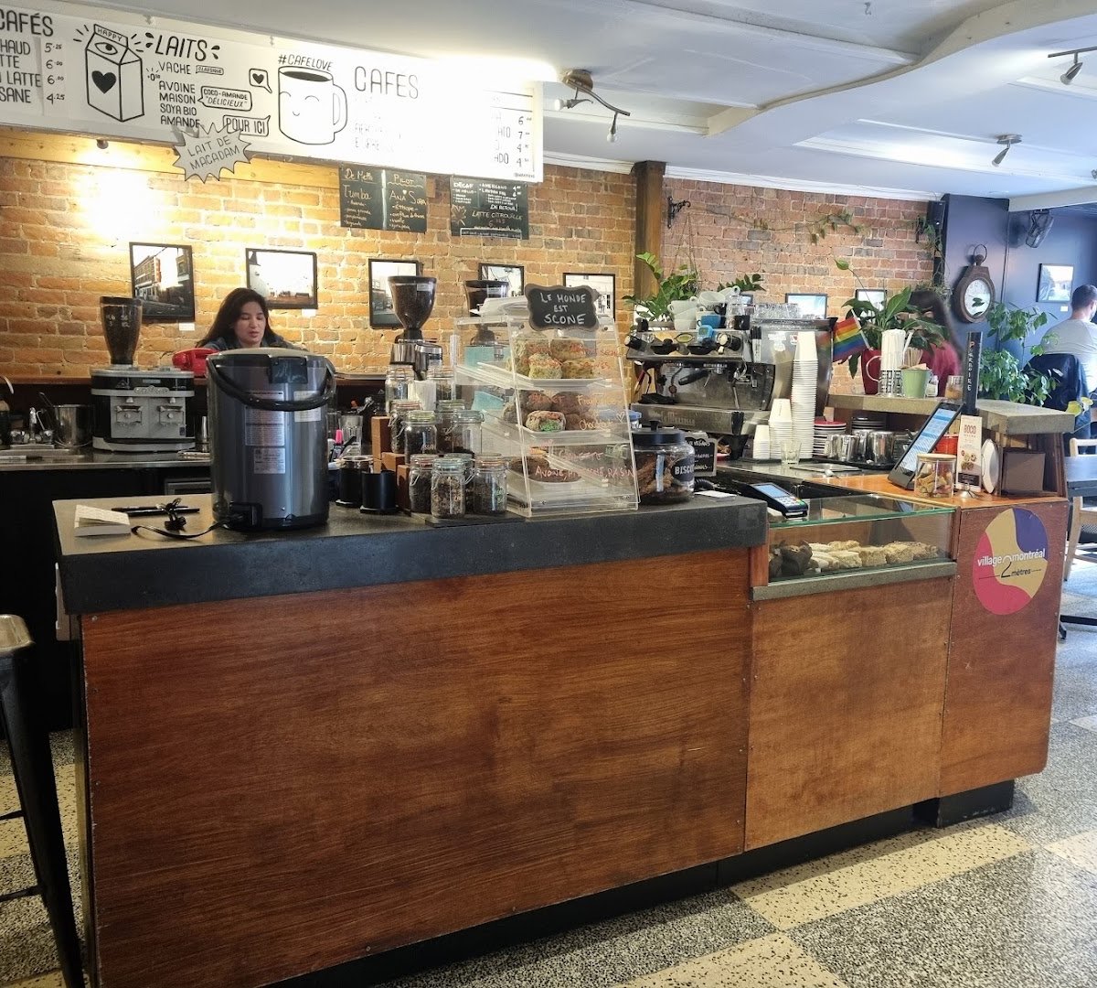 Interior of Pourquoi Pas espresso bar, specialty coffee shop in Montreal