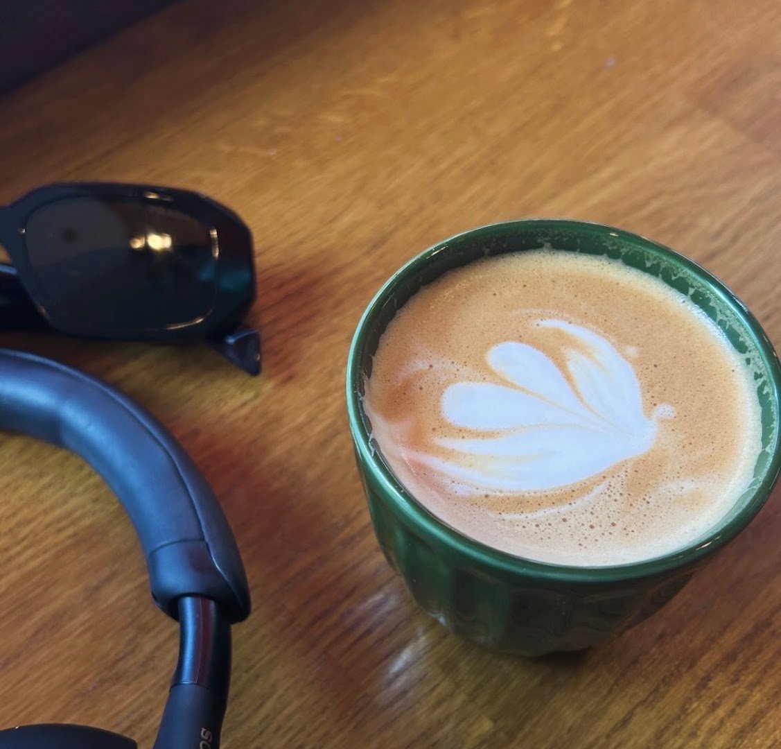 Twisted Sister Cafe specialty coffee shop in London - photo 2