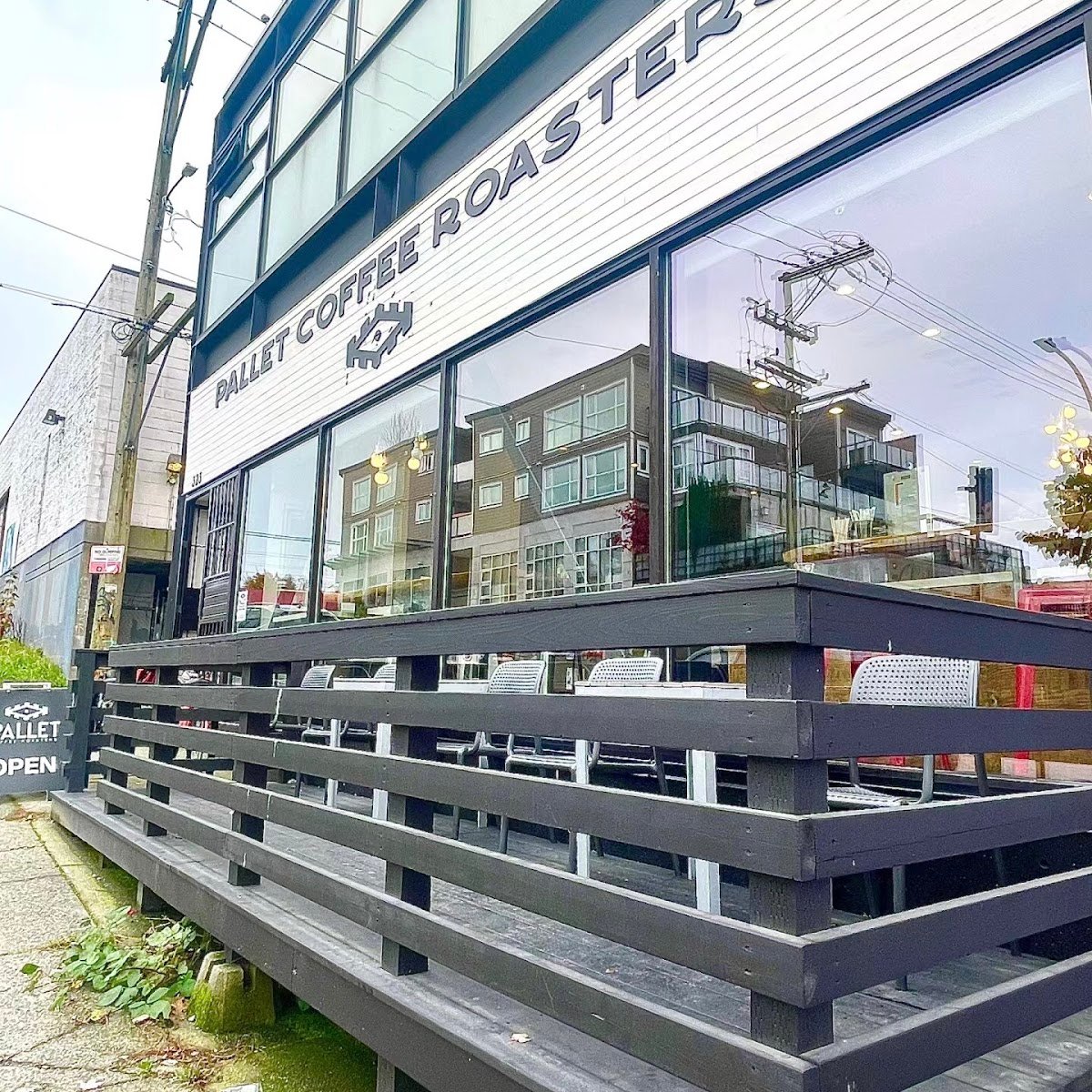 Pallet Coffee Roasters - Semlin Drive specialty coffee shop in Vancouver - photo 17