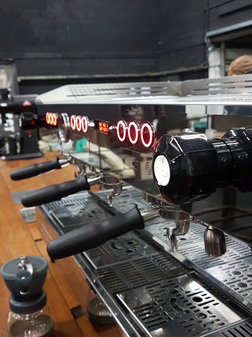 Extract Coffee Roasters specialty coffee shop in Bristol - photo 7