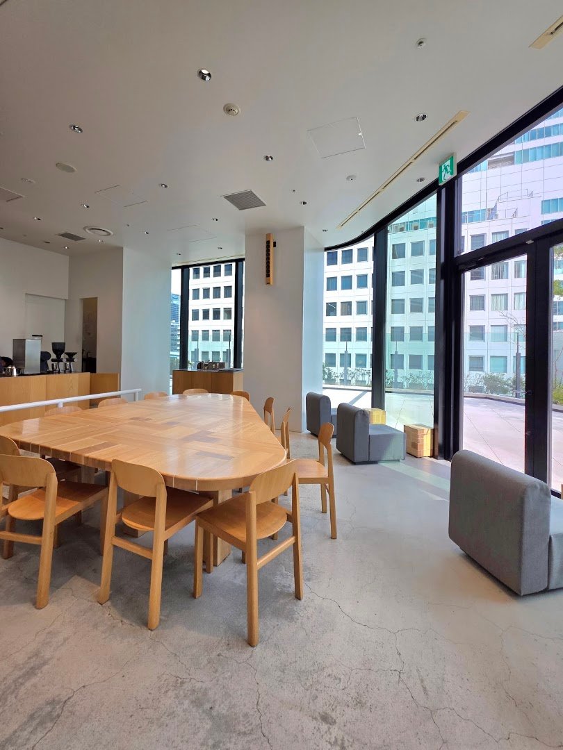 Interior of Blue Bottle Coffee - Takeshiba Cafe, specialty coffee shop in Tokyo