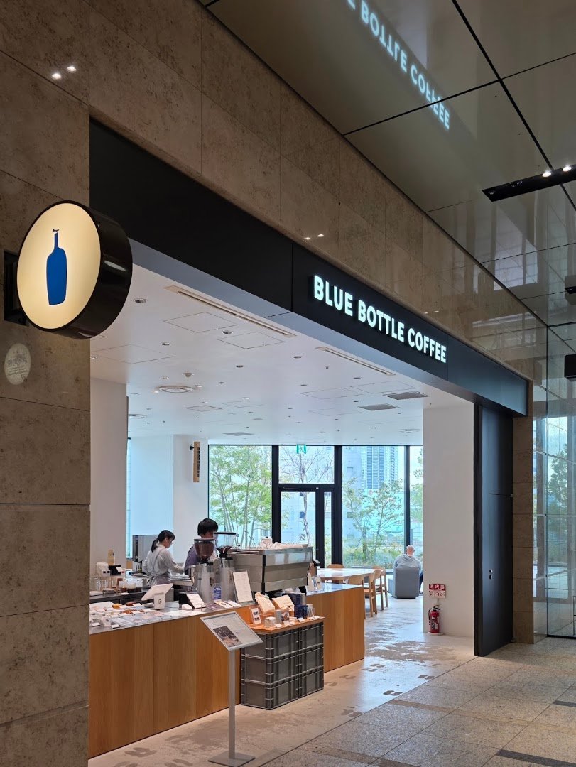 Storefront of Blue Bottle Coffee - Takeshiba Cafe, specialty coffee shop in Tokyo