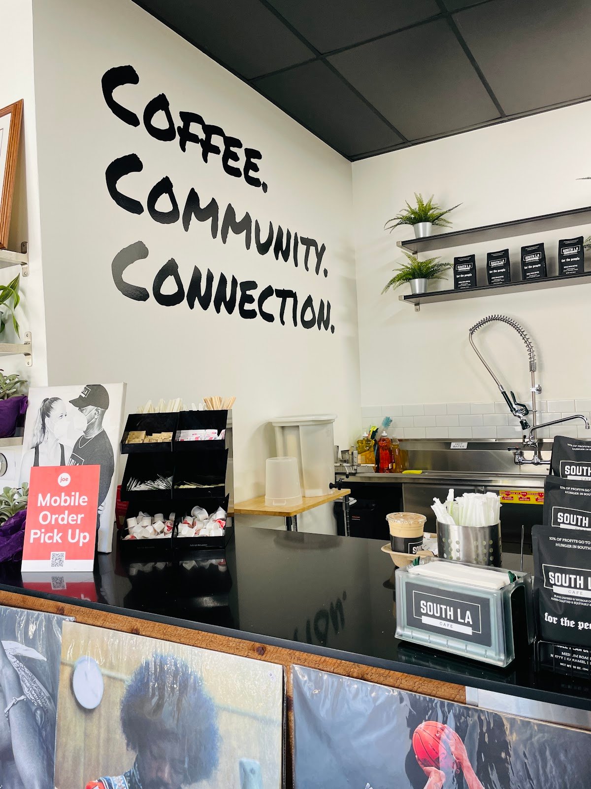 Coffee Community Connection specialty coffee shop in Los Angeles - photo 3