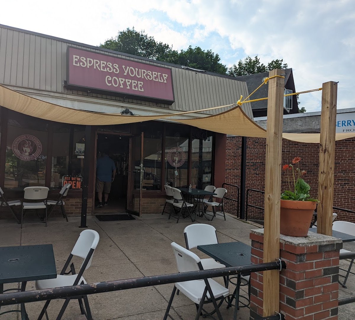 Storefront of Espress Yourself Coffee, specialty coffee shop in Worcester