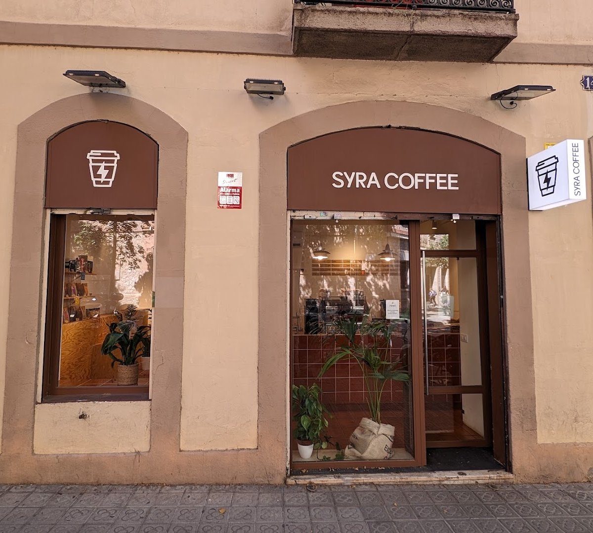 Syra Coffee - Roselló specialty coffee shop in Barcelona - photo 8