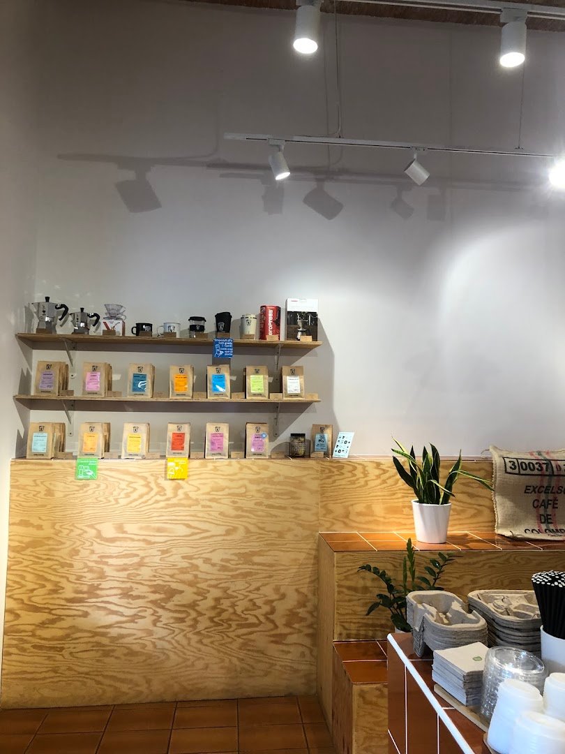 Syra Coffee - Roselló specialty coffee shop in Barcelona - photo 9