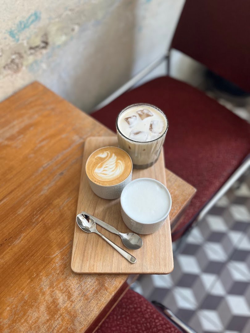 Coffee at Café Tvaroh, specialty coffee shop in Prague