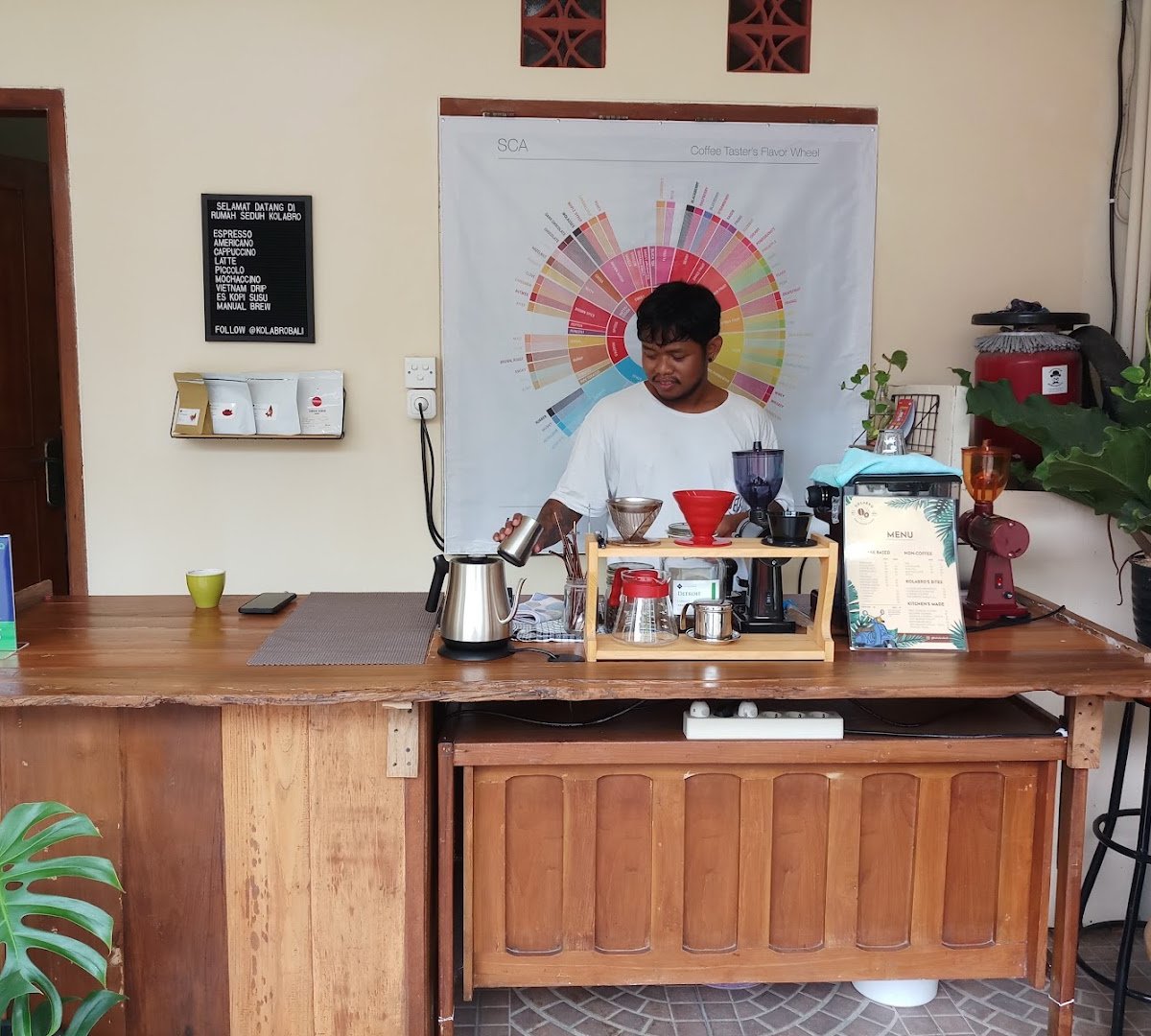 Kolabro Kopi specialty coffee shop in Bali - photo 9