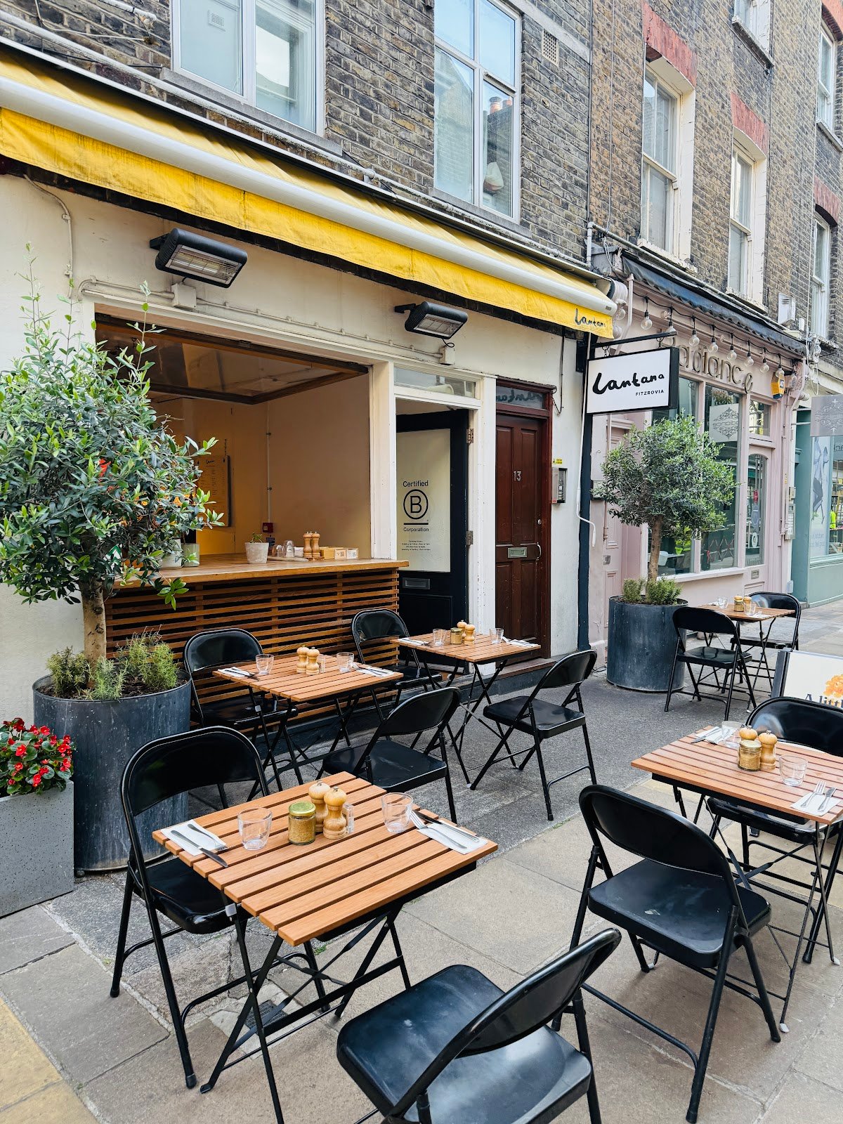 Lantana Fitzrovia specialty coffee shop in London - photo 3