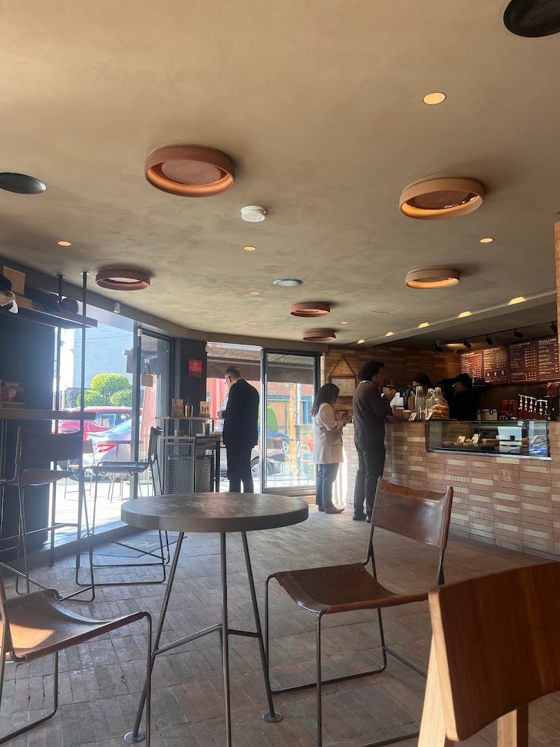 Interior of Tierra Garat Fresas, specialty coffee shop in Mexico City