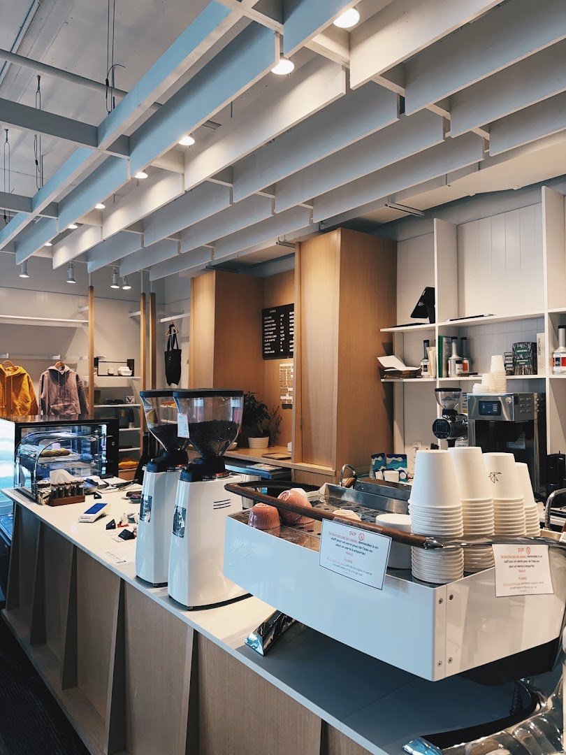 Interior of White Heron Coffee, specialty coffee shop in Montreal