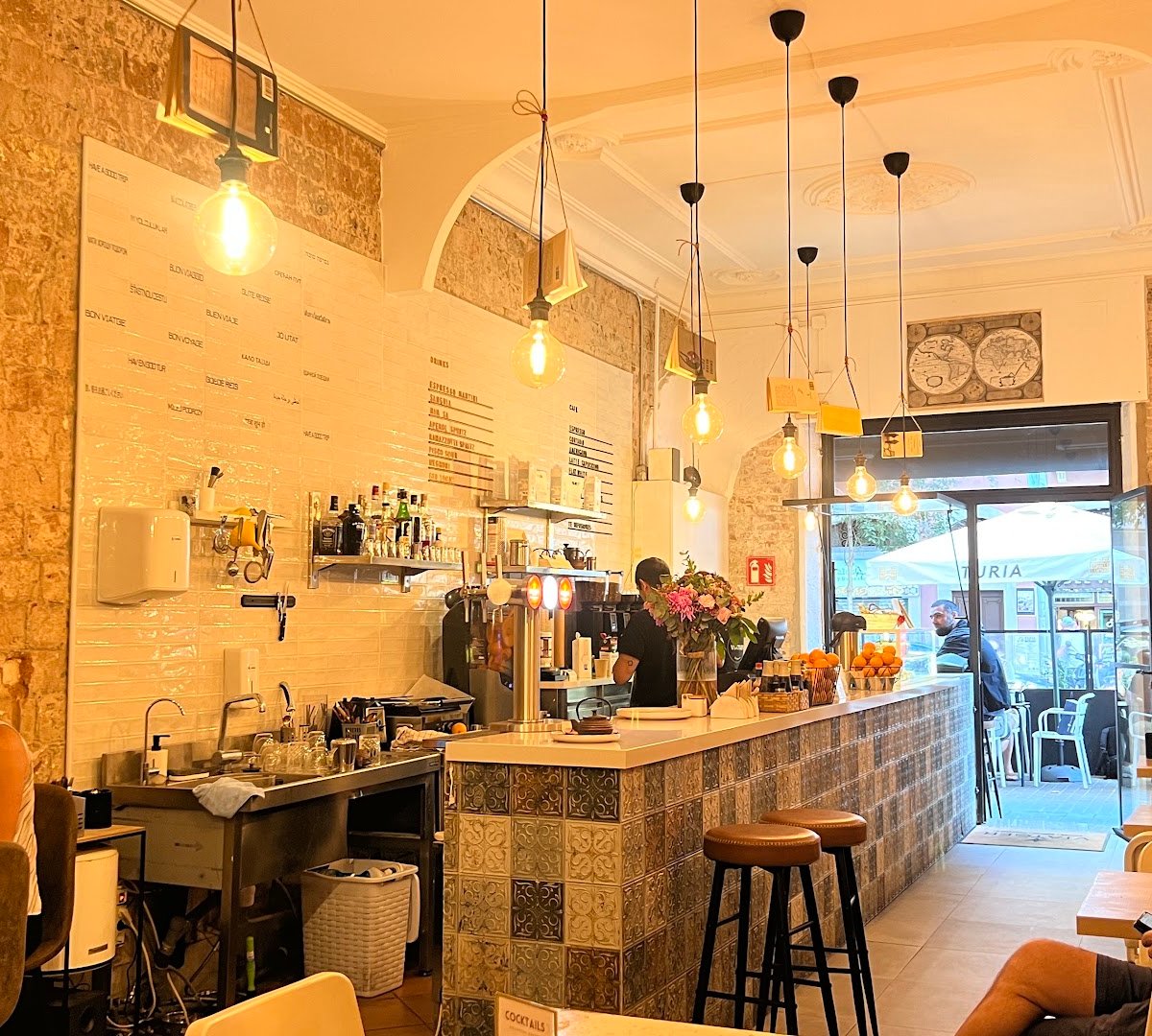 Viatger Café Brunch specialty coffee shop in Barcelona - photo 4