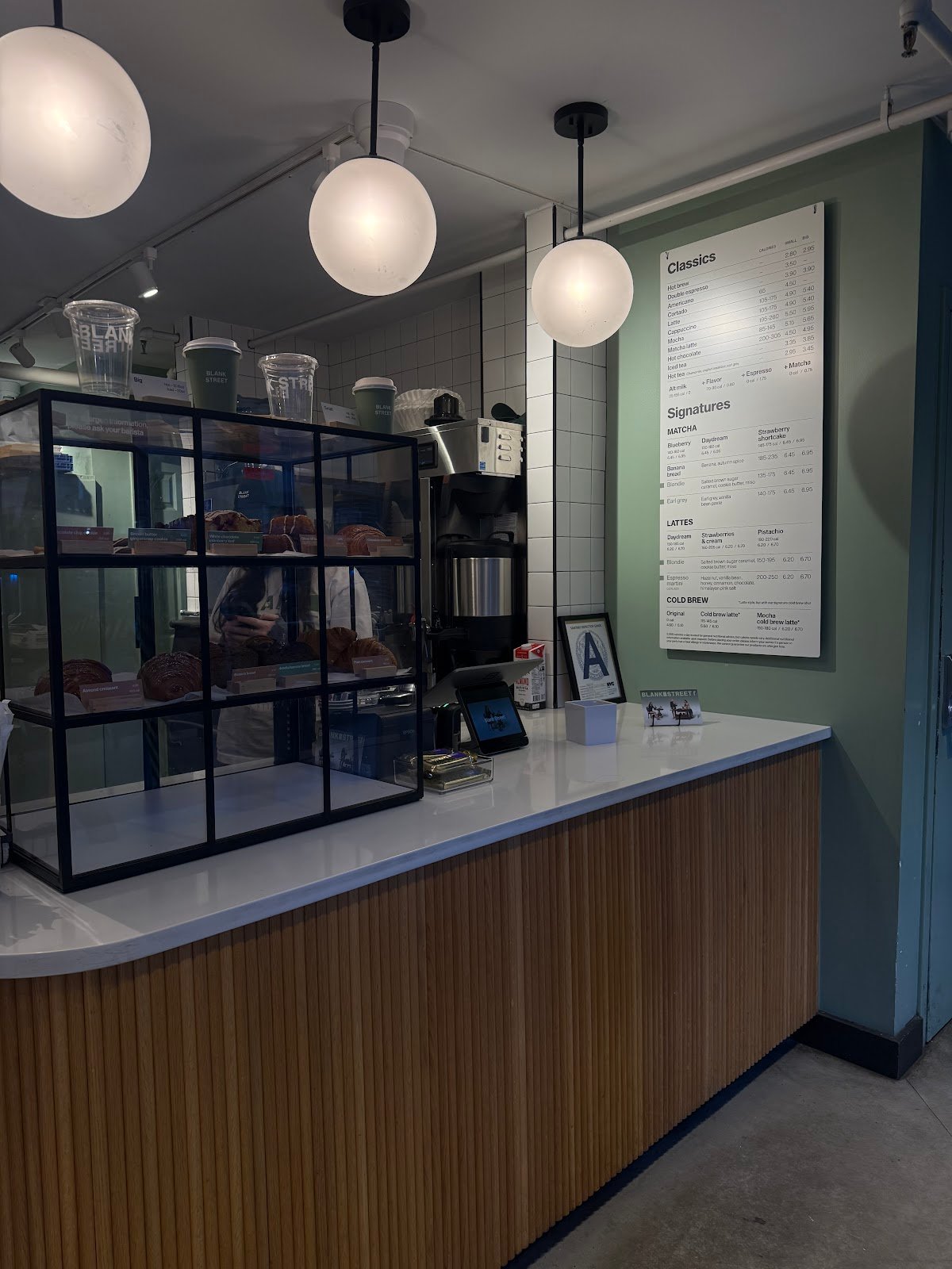 Blank Street specialty coffee shop in New York - photo 4