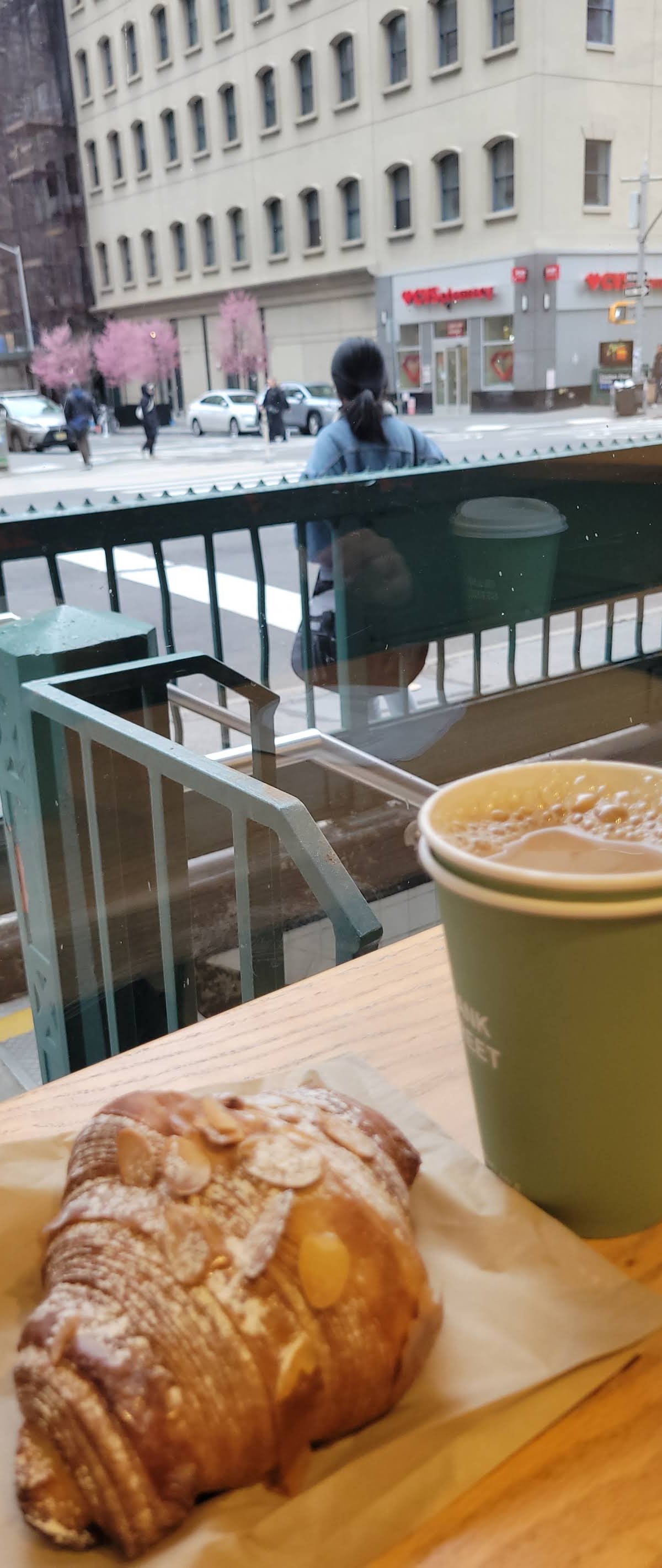 Blank Street specialty coffee shop in New York - photo 10