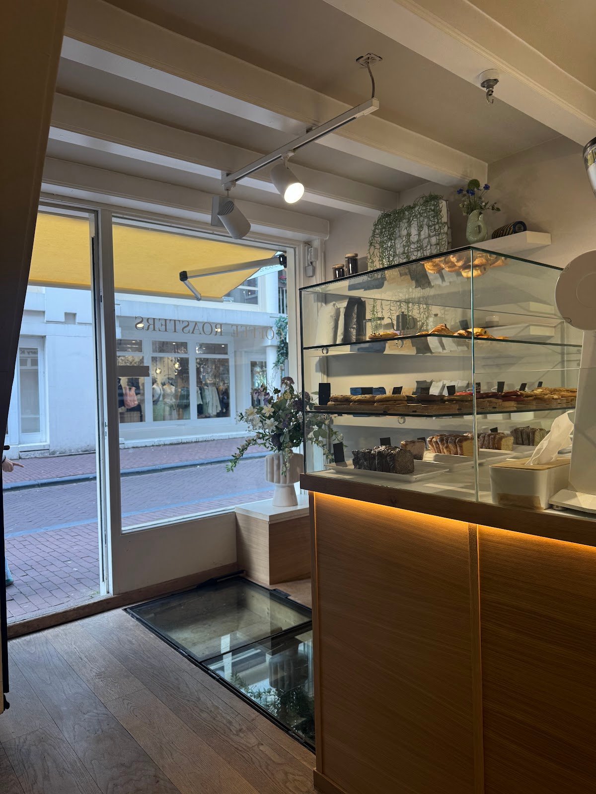 KOF Amsterdam Coffee Roasters specialty coffee shop in Amsterdam - photo 3