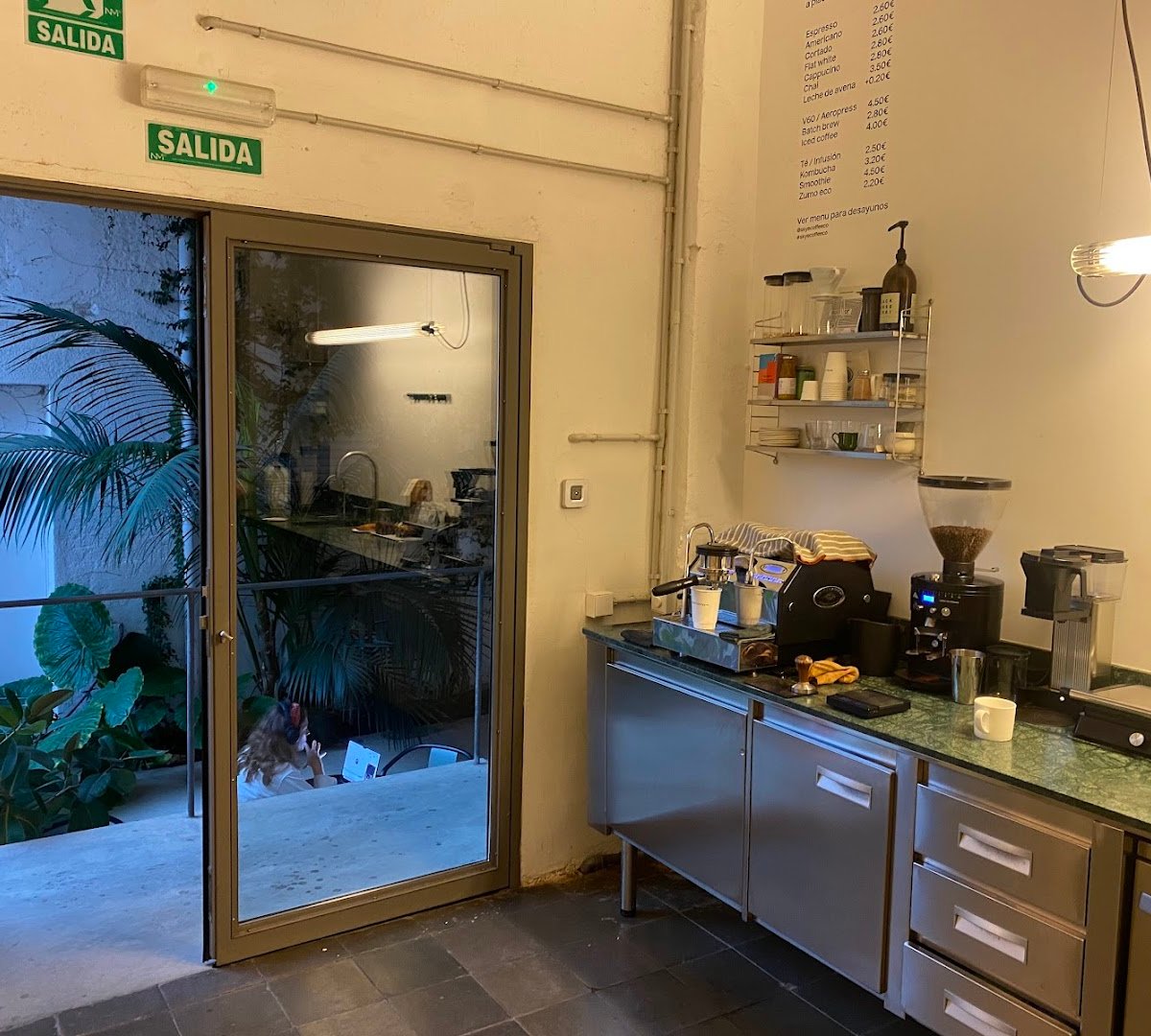 Skye Coffee Co. specialty coffee shop in Barcelona - photo 14