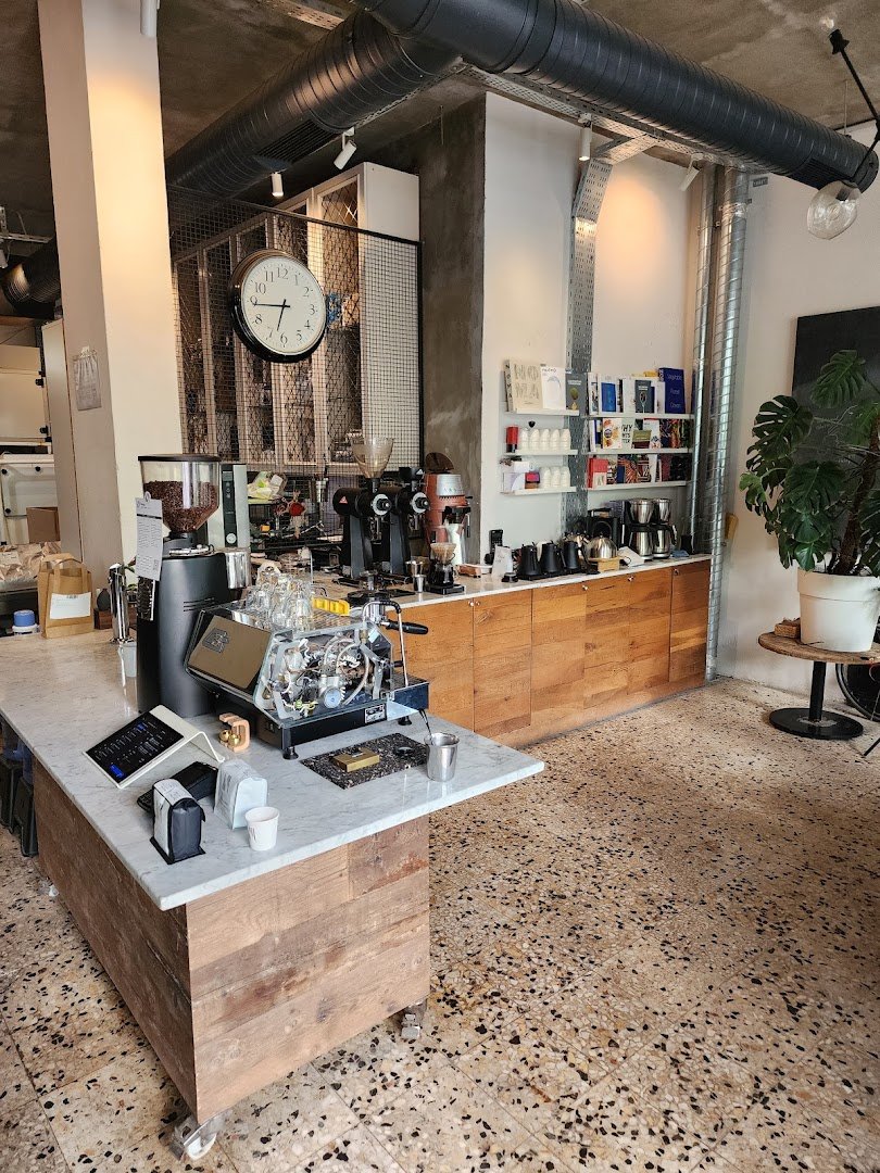 Null Coffee Roasters specialty coffee shop in Istanbul - photo 5