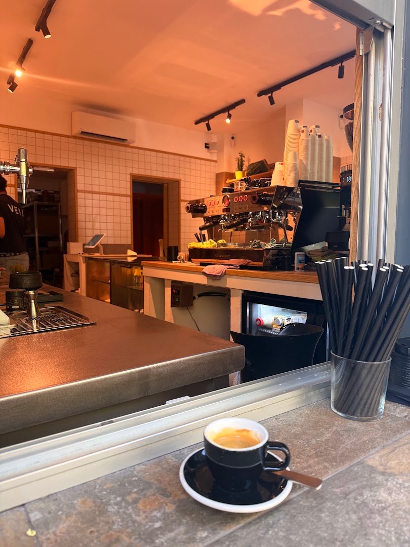VEIA Café & Clubhouse specialty coffee shop in Madrid - photo 7