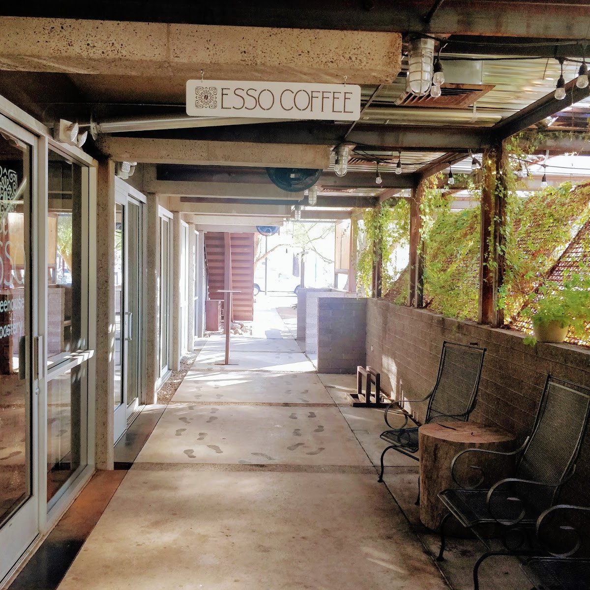 Esso Coffeehouse specialty coffee shop in Phoenix - photo 10